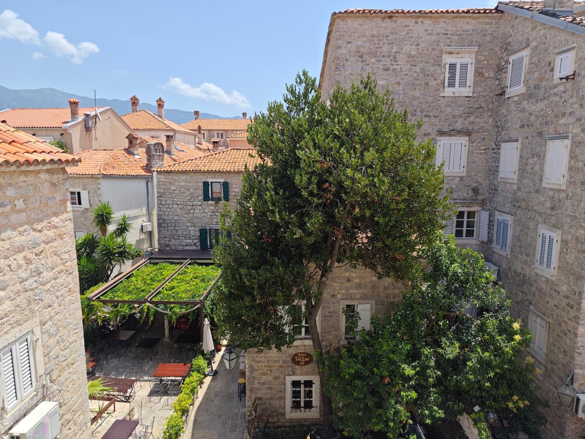 Beatrix Suites Budva Bagian luar foto