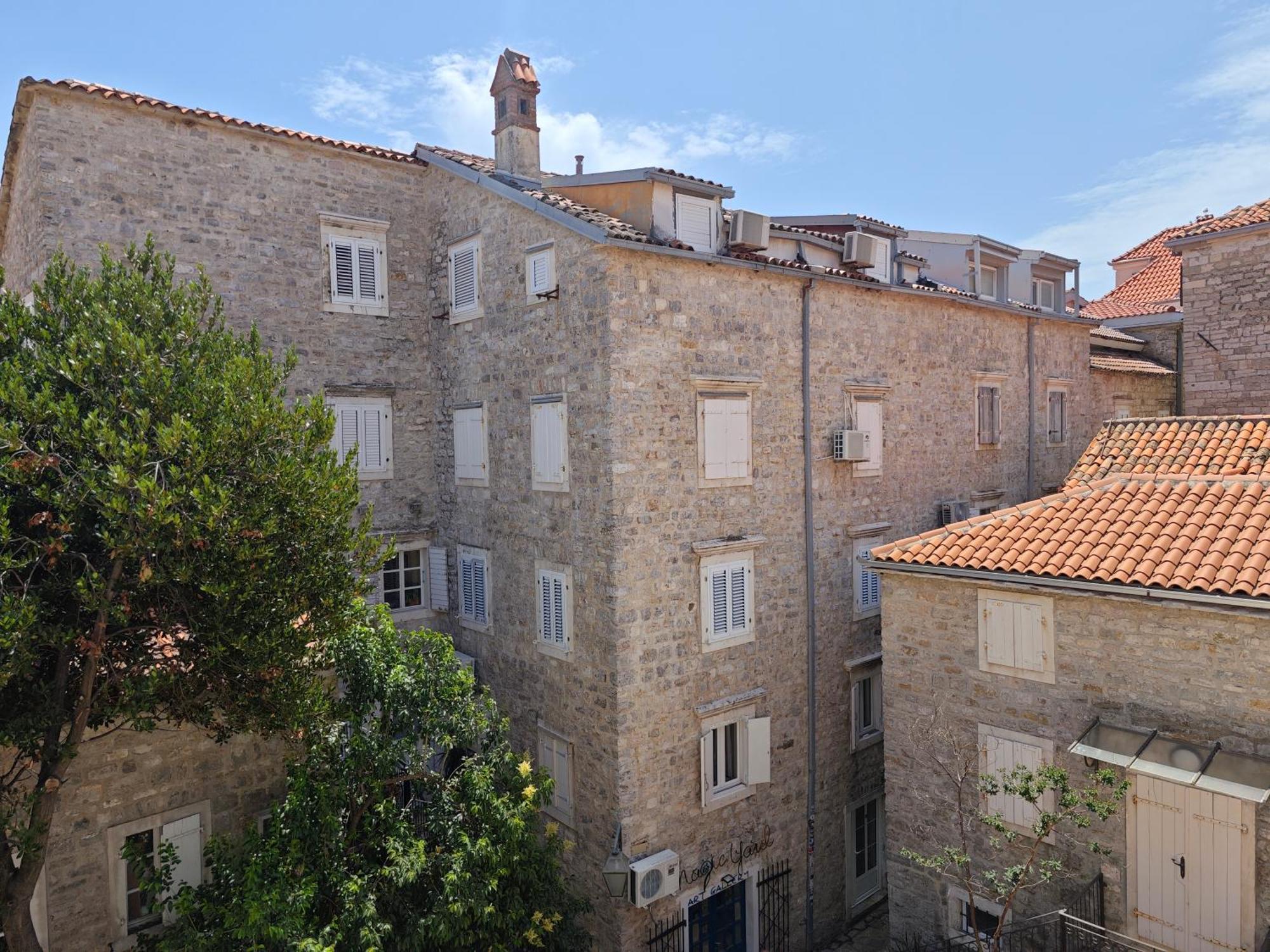 Beatrix Suites Budva Bagian luar foto