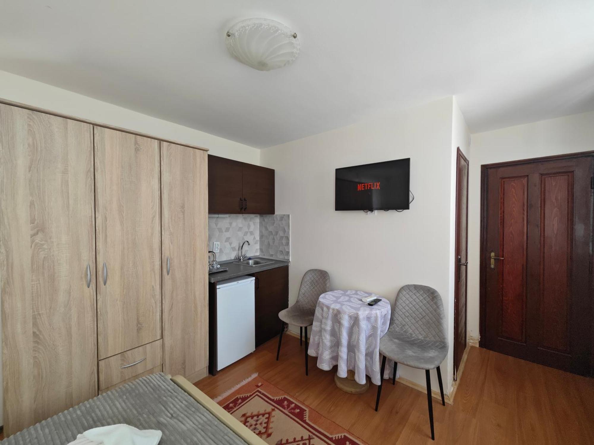 Beatrix Suites Budva Bagian luar foto