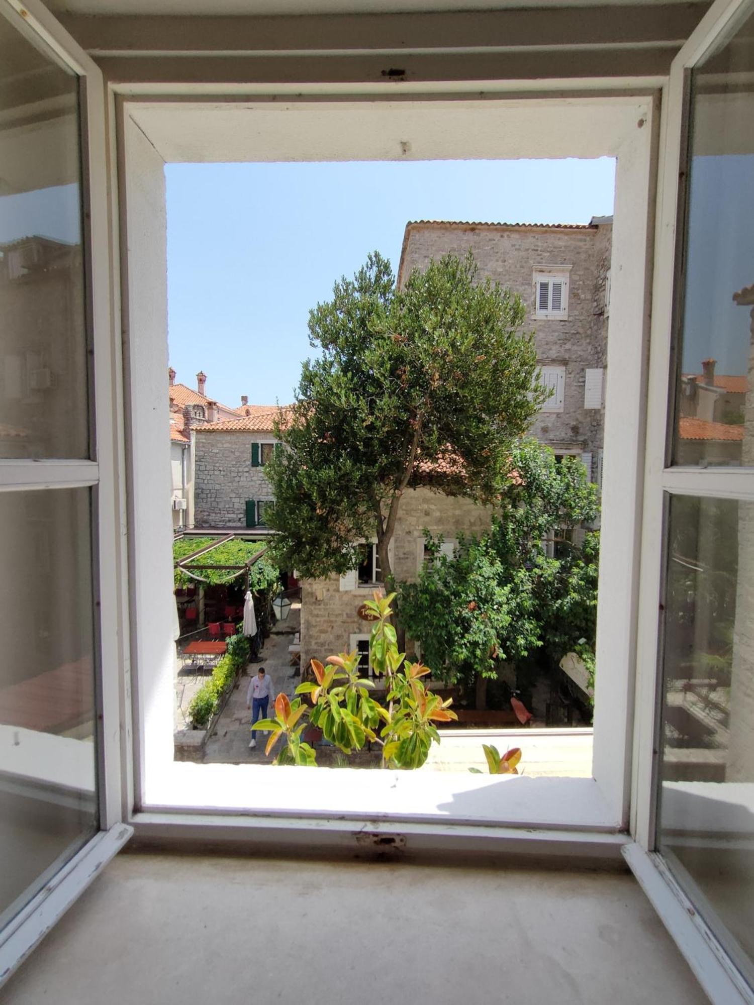 Beatrix Suites Budva Bagian luar foto
